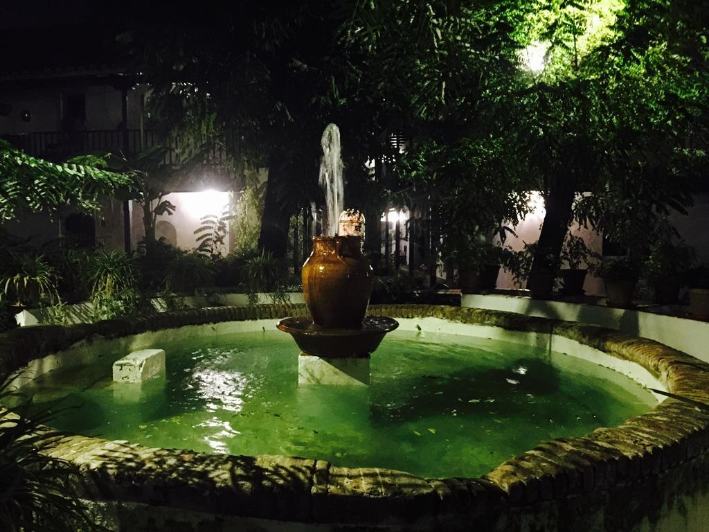 Oasis En El Centro De Sevilla Buitenkant foto